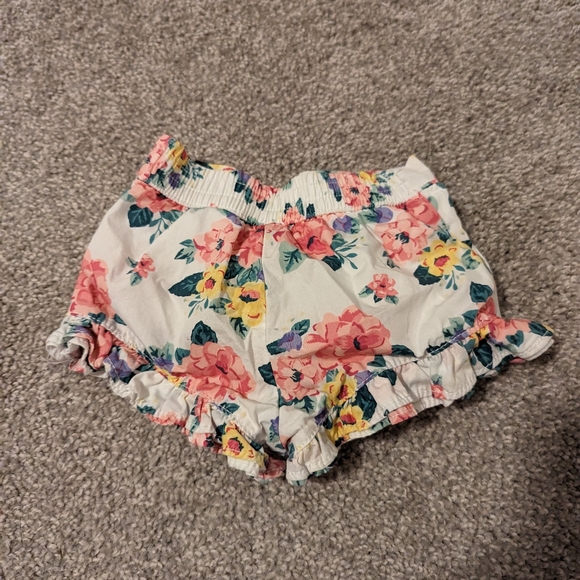 3 For $18 Janie and Jack white and floral shorts - Picture 2 of 4